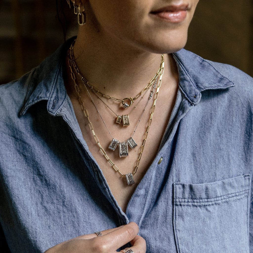 TRIPLE ANCHOR CAPSULE NECKLACE (15/20/15mm)
