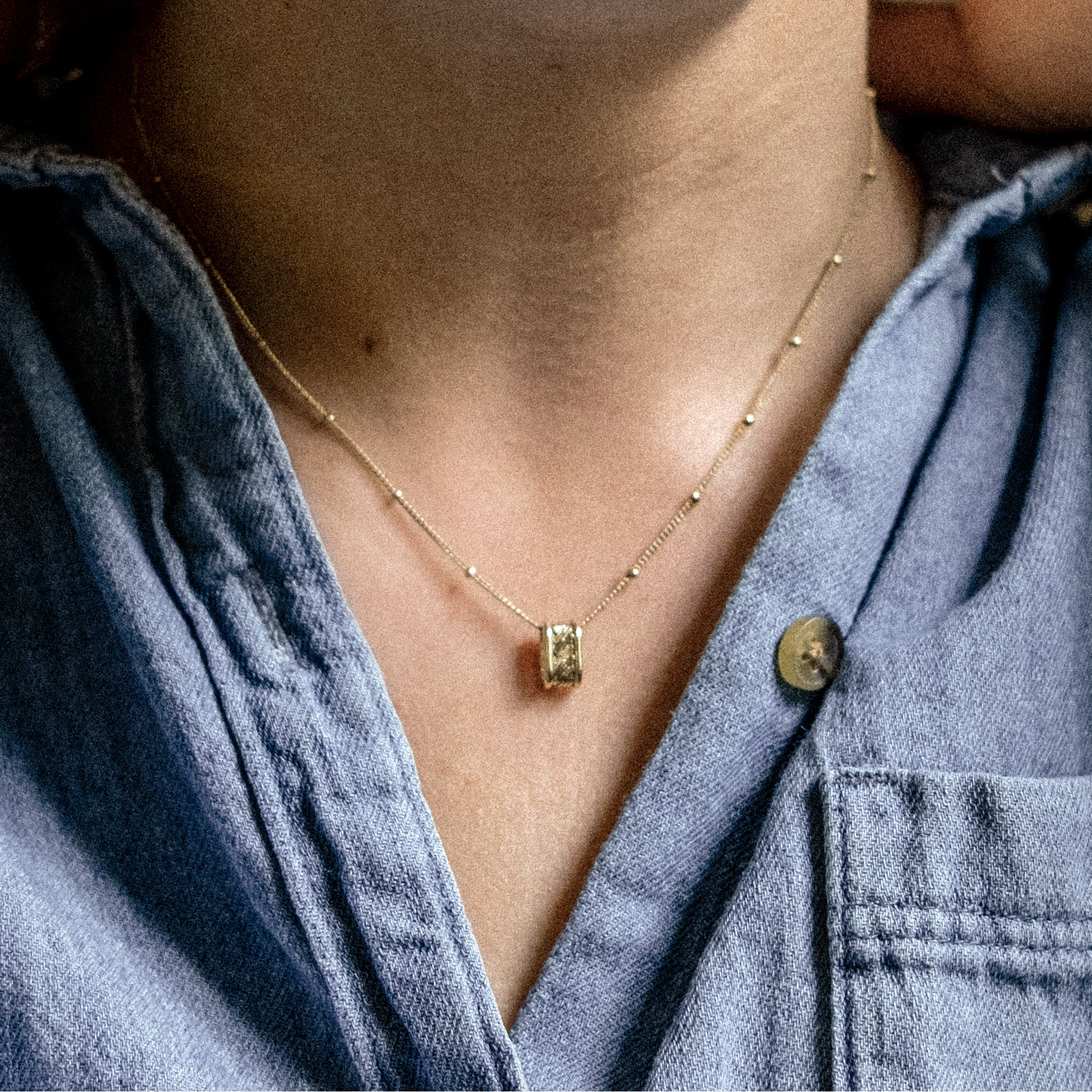 ANCHOR CAPSULE NECKLACE (10mm)