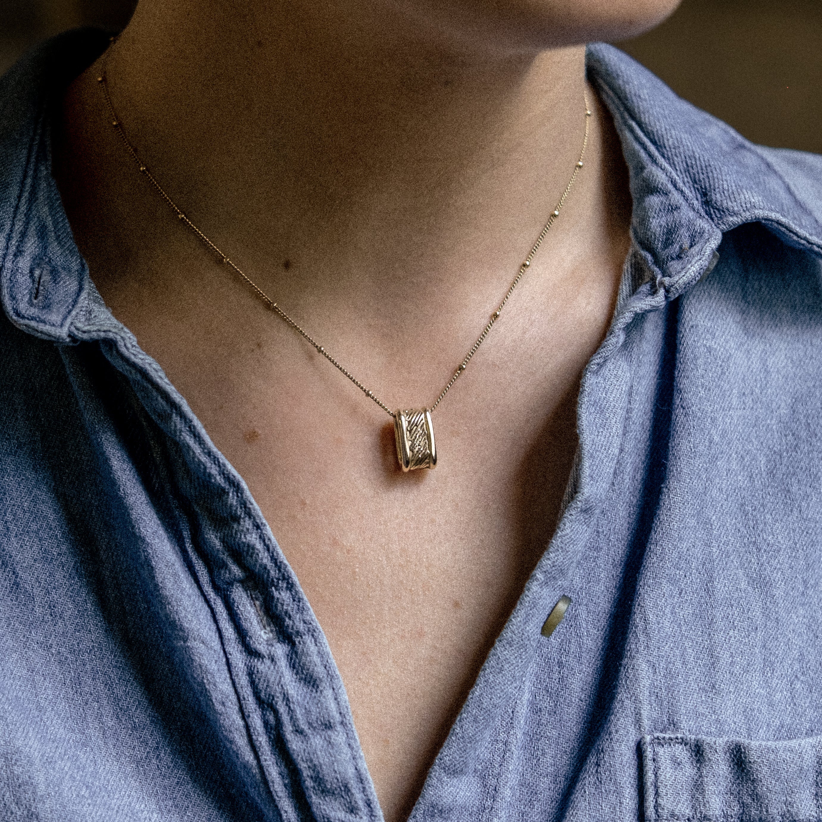 ANCHOR CAPSULE NECKLACE (15mm)