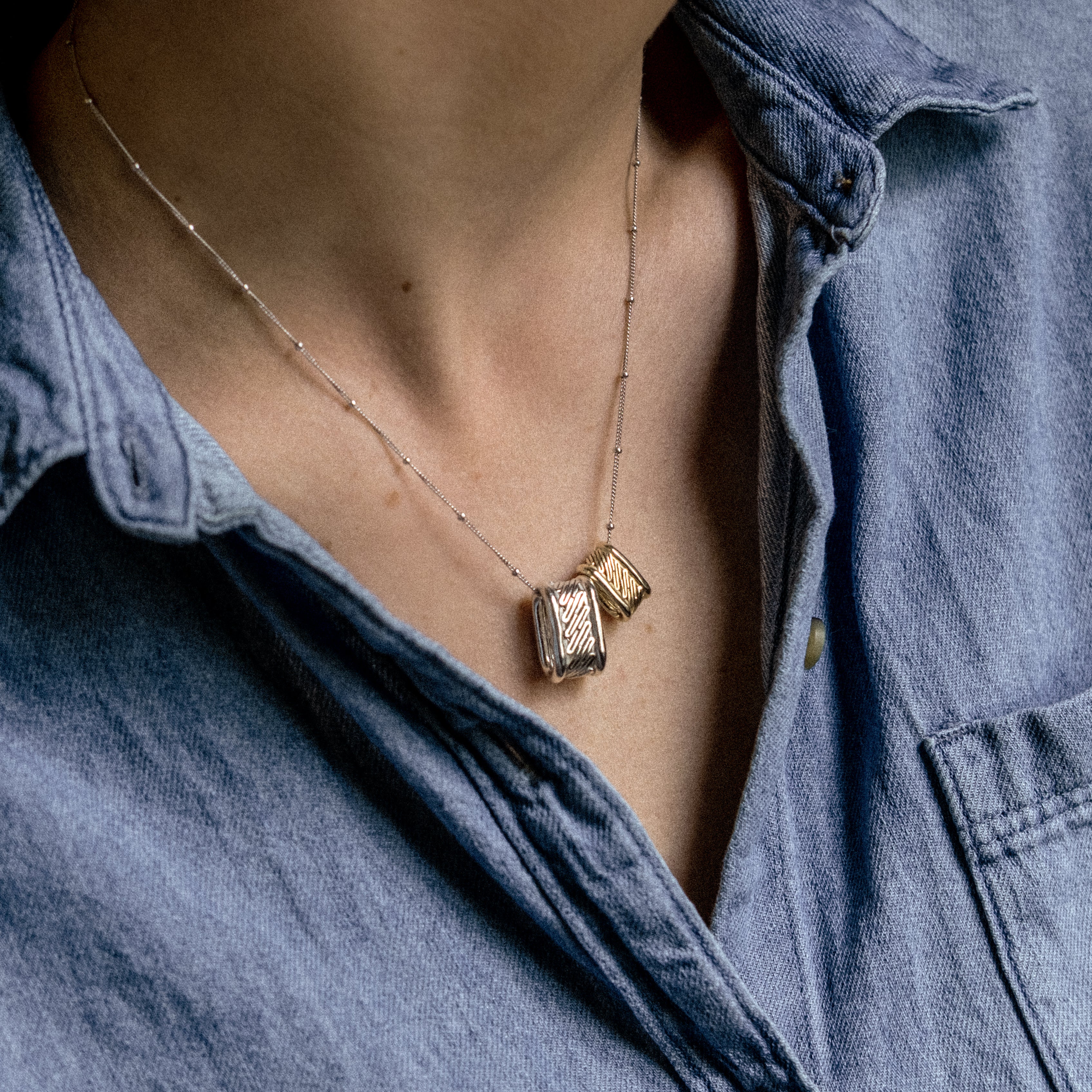 DOUBLE ANCHOR CAPSULE NECKLACE (15/20mm)
