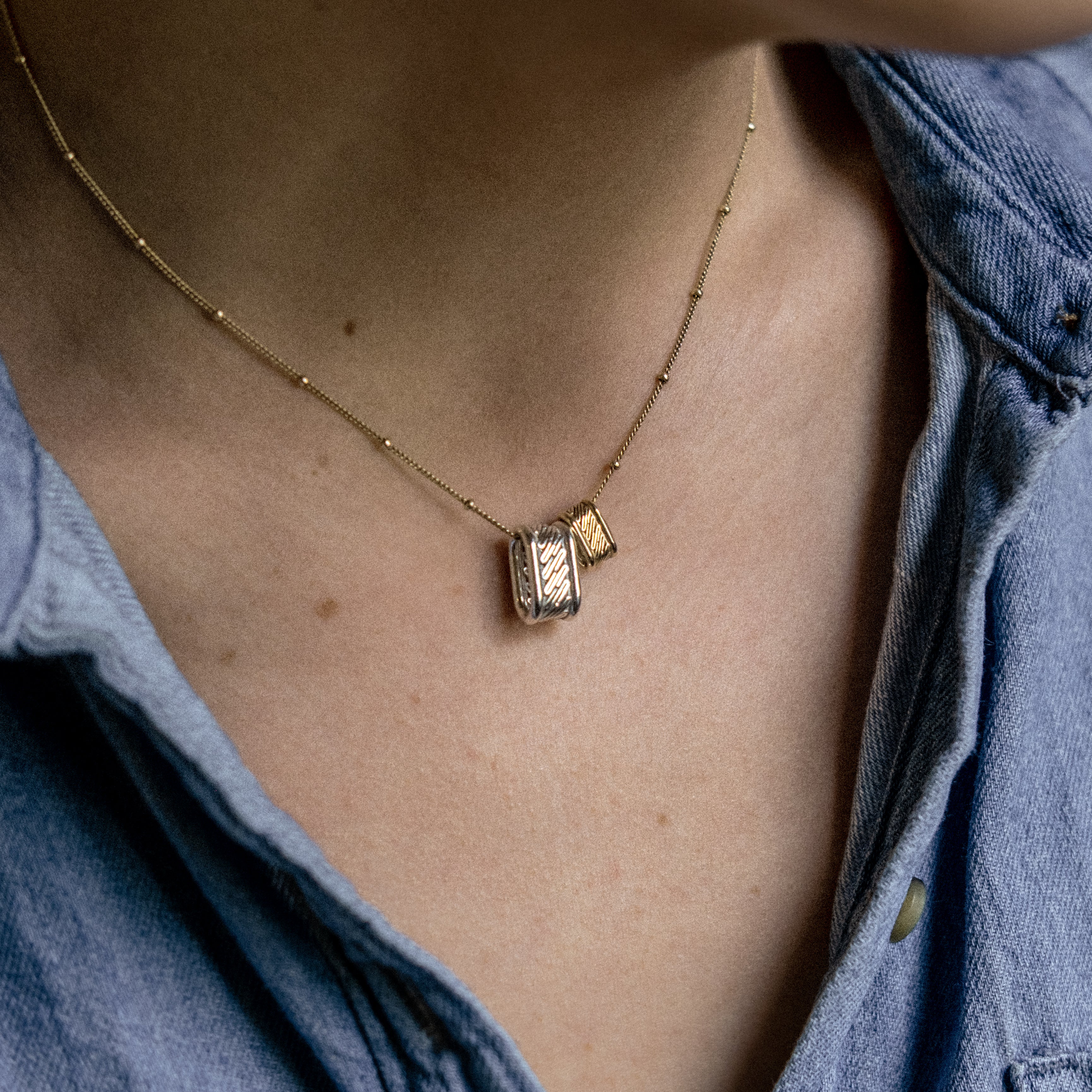 DOUBLE ANCHOR CAPSULE NECKLACE (10/15mm)